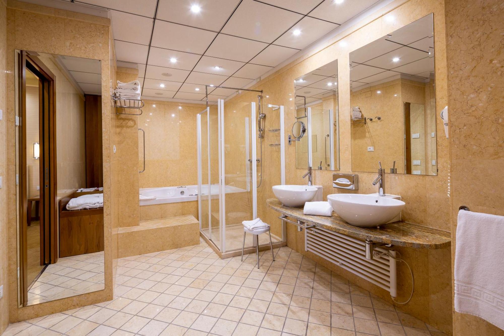 Crowne Plaza Padova By Ihg Hotel Eksteriør billede